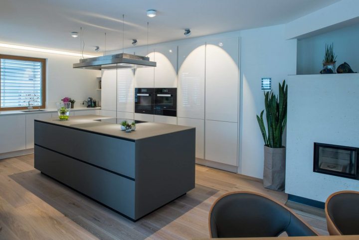 graue hochglanz küche