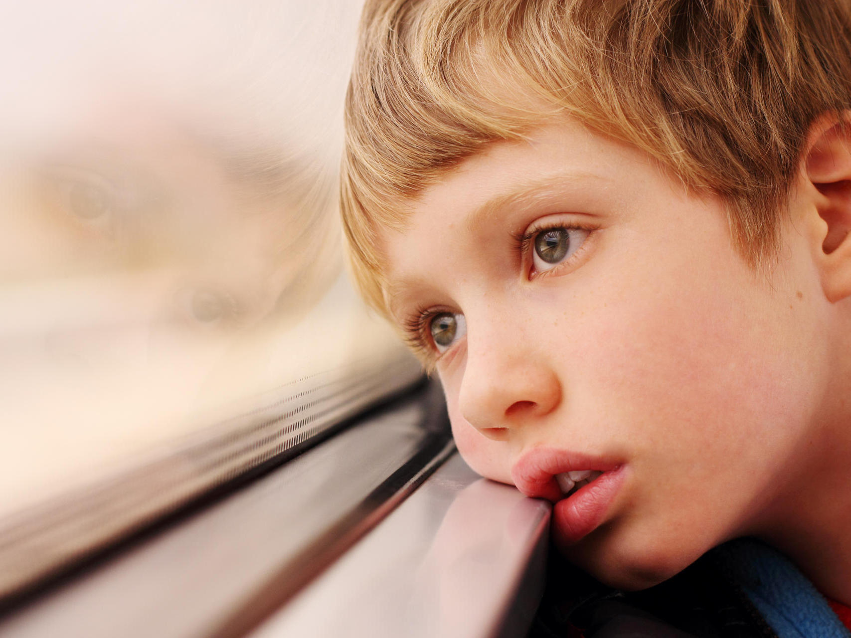Autismus: Definition, Formen, Symptome Und Therapie in Autistische Züge Bei Kindern Symptome