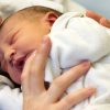 Babys Mit Schmerzen Schreien Laut Und Schrill - Familienzeit verwandt mit Baby Schreit Plötzlich Schrill