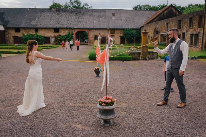 Ballonstechen Als Hochzeitsspiel Für Braut Und Bräutigam für Hochzeitsspiel Luftballons Zerstechen