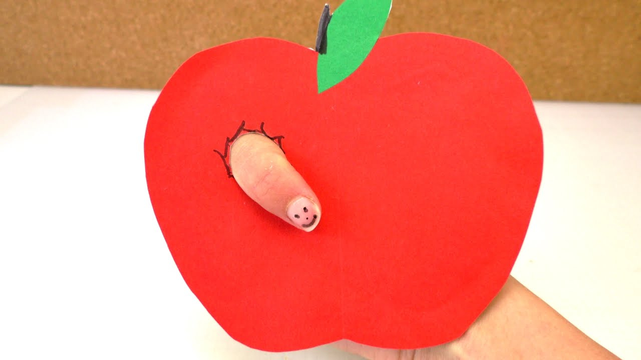 Basteln Mit Kindern - Apfel Mit Loch Für Den Finger - Schöne Bastel-Ideen  Für Den Herbst in Bastelvorlage Apfel