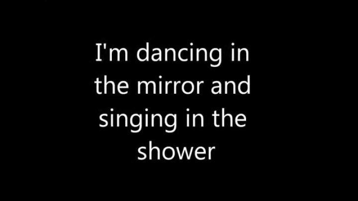 Becky G - Shower Lyrics verwandt mit Dancing In The Mirror Singing In The Shower