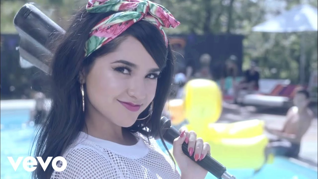 Becky G - Shower (Official Music Video) verwandt mit Dancing In The Mirror Singing In The Shower