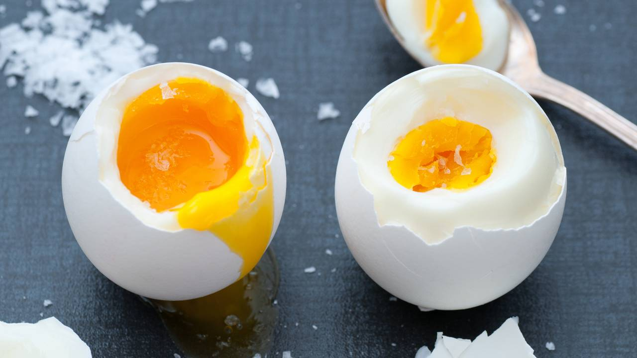Eier Kochen: So Gelingt Das Frühstücksei | Brigitte.de innen Wie Lange Braucht Ein Weichgekochtes Ei