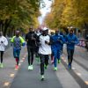 Erster Marathon Unter Zwei Stunden: 1:59 - Wie Der in Wie Lang Ist Ein Marathon