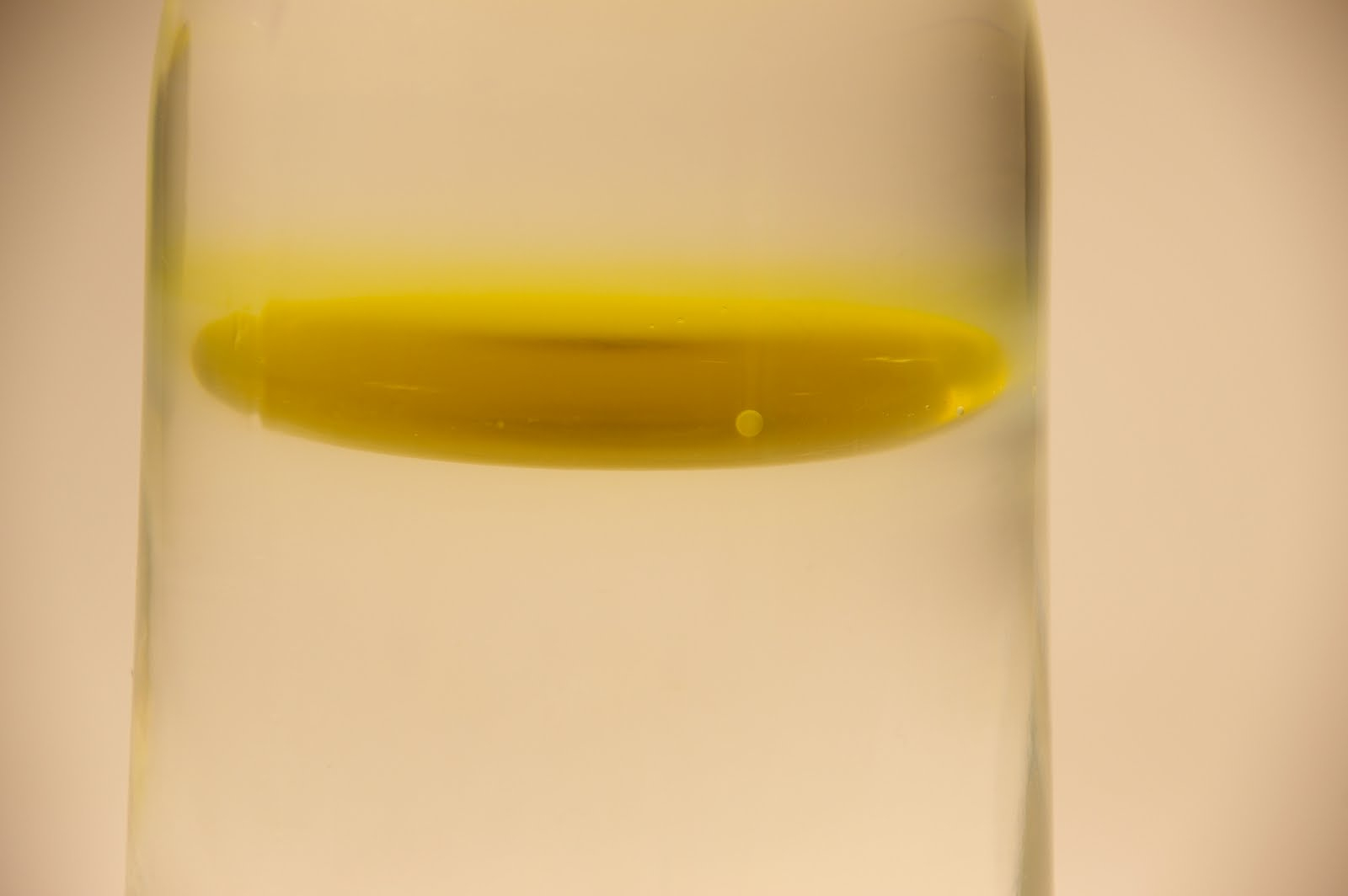 Experimente Für Kinder: Dichteänderung Von Flüssigkeiten: Öl verwandt mit Warum Vermischt Sich Öl Nicht Mit Wasser