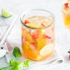 Fruchtige Erdbeer-Mango-Bowle Mit Basilikum innen Bowle Rezepte Ohne Alkohol Mit Früchten