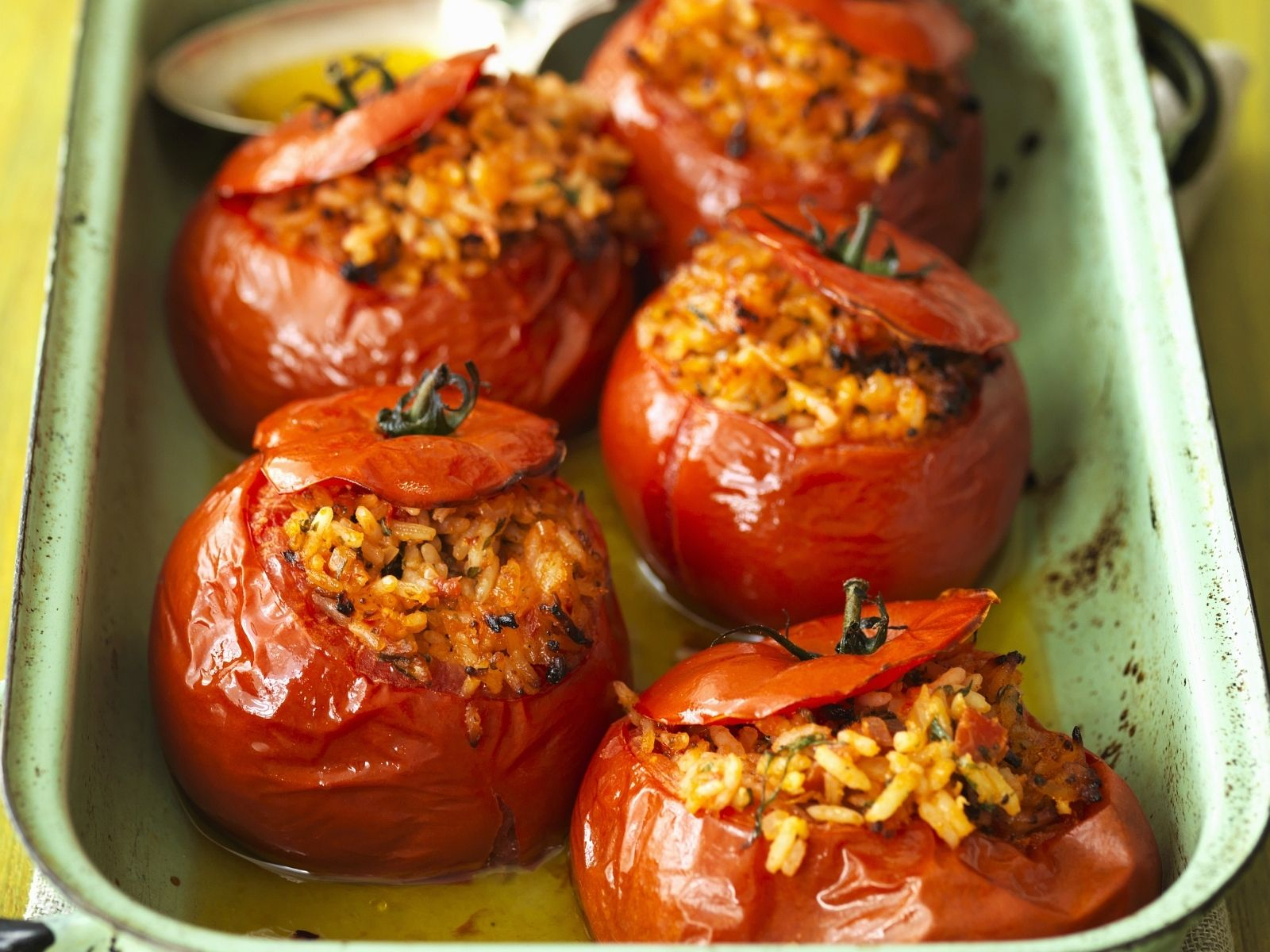 Gefüllte Tomaten Aus Dem Ofen über Gefüllte Tomaten Mit Schafskäsecreme