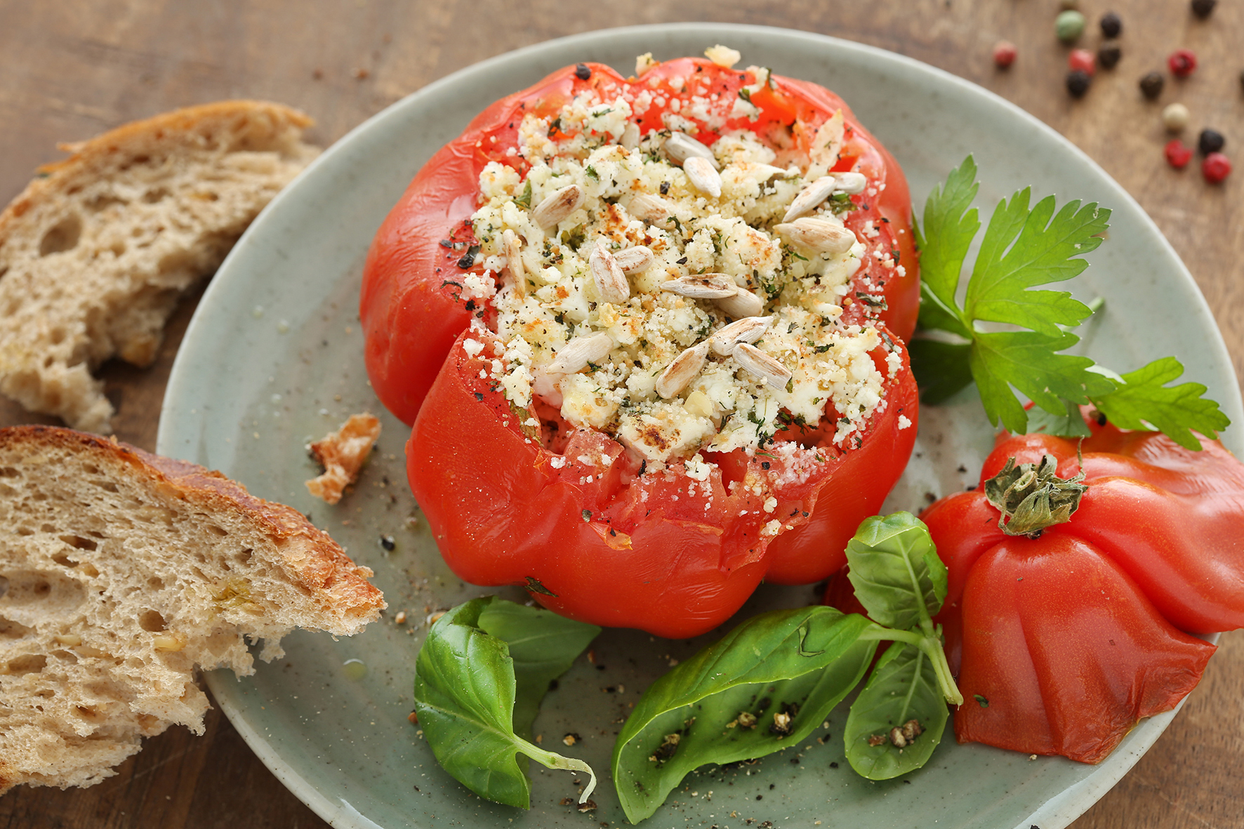 Gefüllte Tomaten Mit Schafskäse – Landgemachtes in Gefüllte Tomaten Mit Schafskäsecreme