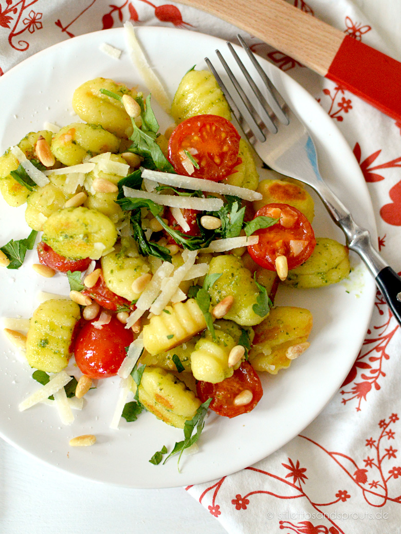 Gnocchi-Salat Mit Pesto bestimmt für Salate Zum Grillen Rezepte Mit Bild