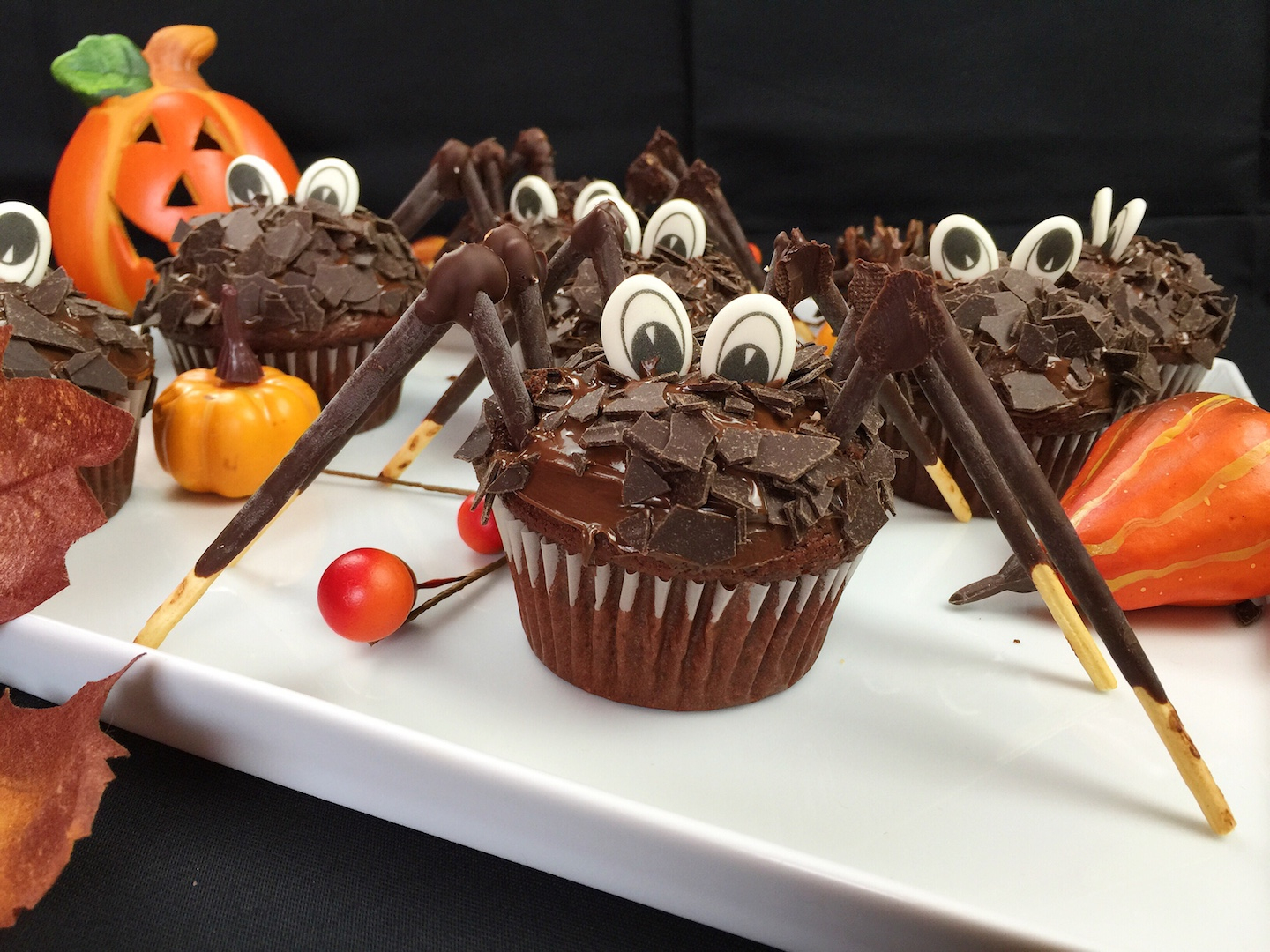Gruselige Spinnen Cupcakes / Schoko Muffins / Spider bei Halloween Muffins Rezepte Mit Bild