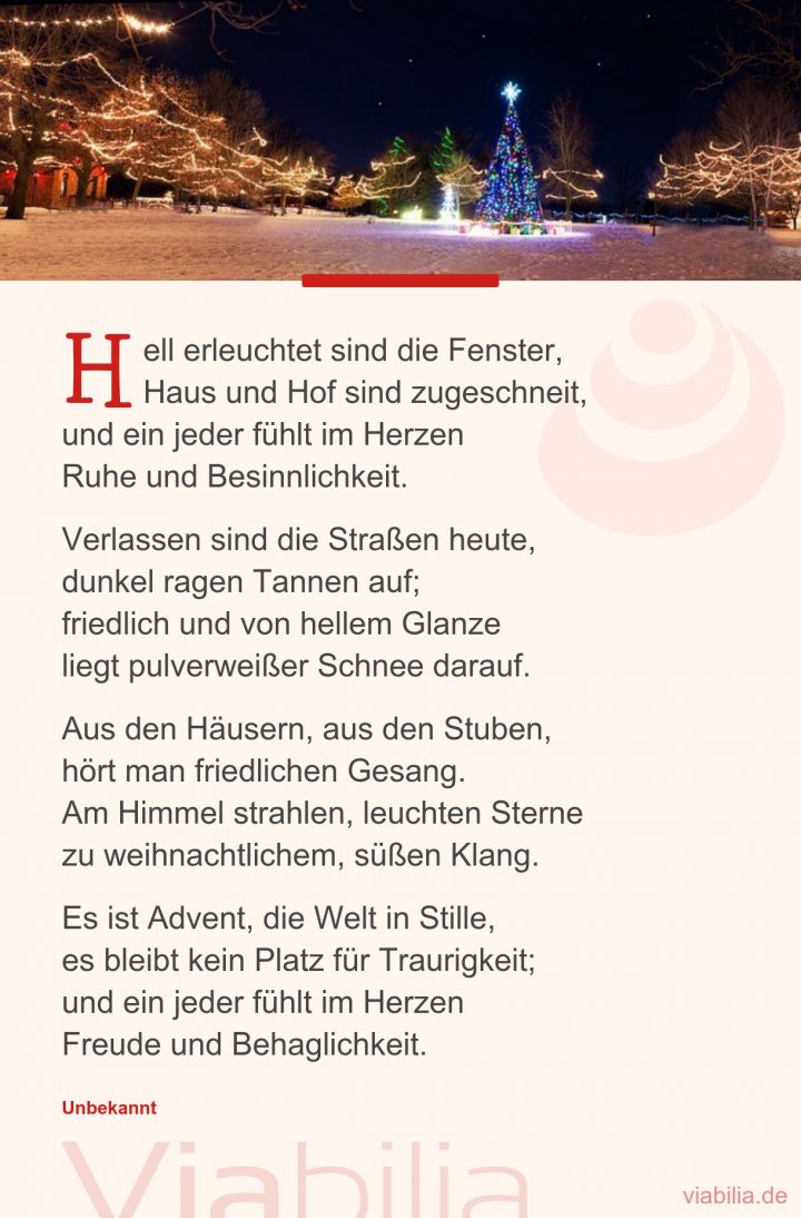 Hell Erleuchtet Sind Die Fenster, Haus Und Hof Sind über Es Ist Advent Die Welt In Stille