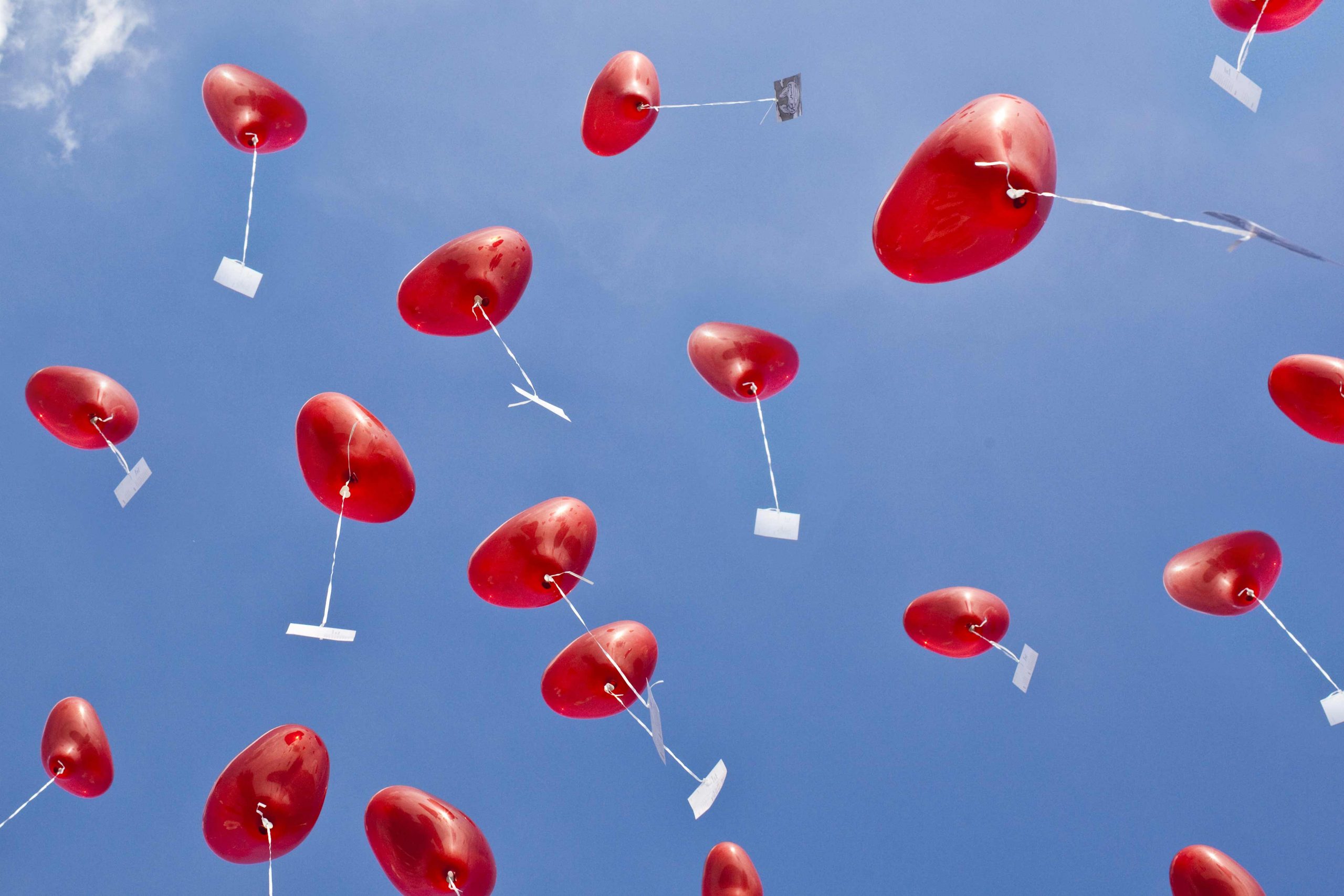 Hochzeitsspiele | Die Top 50 - Originell, Witzig &amp; Unterhaltsam für Hochzeitsspiel Luftballons Zerstechen