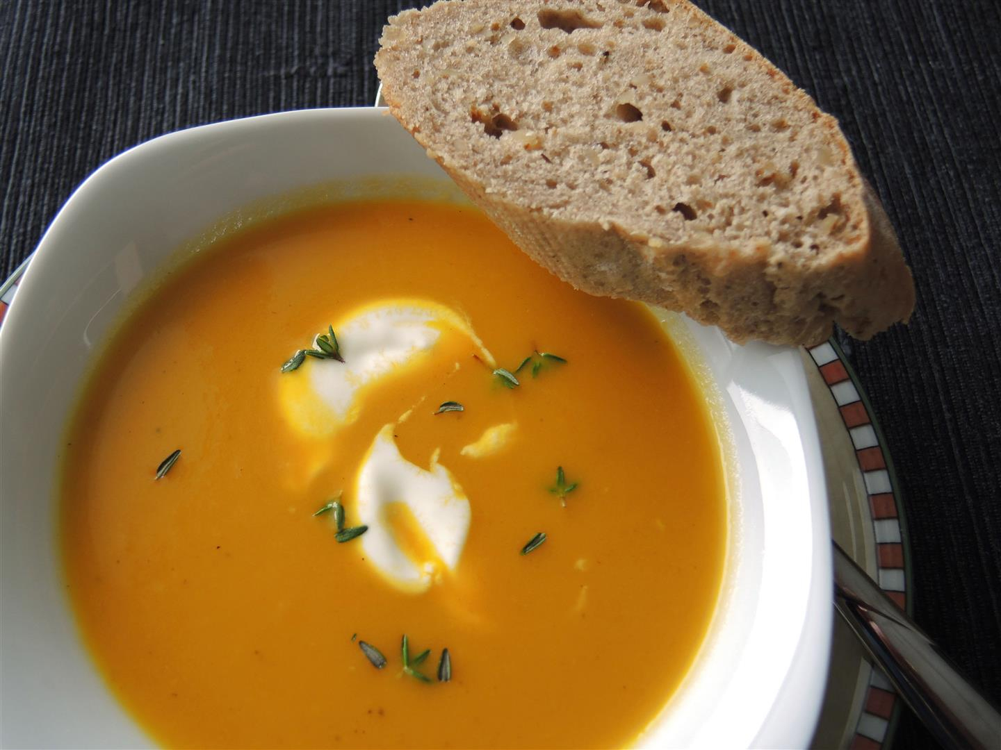 Karotten-Ingwer-Suppe Nach New Yorker Art - Chilirosen in Rezept Karotten Orangen Ingwer Suppe