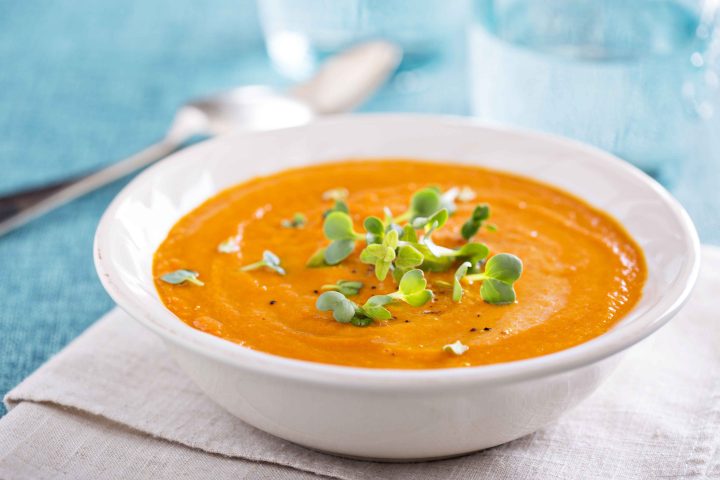 Karotten-Orangen-Suppe Mit Ingwer Und Chili über Rezept Karotten Orangen Ingwer Suppe