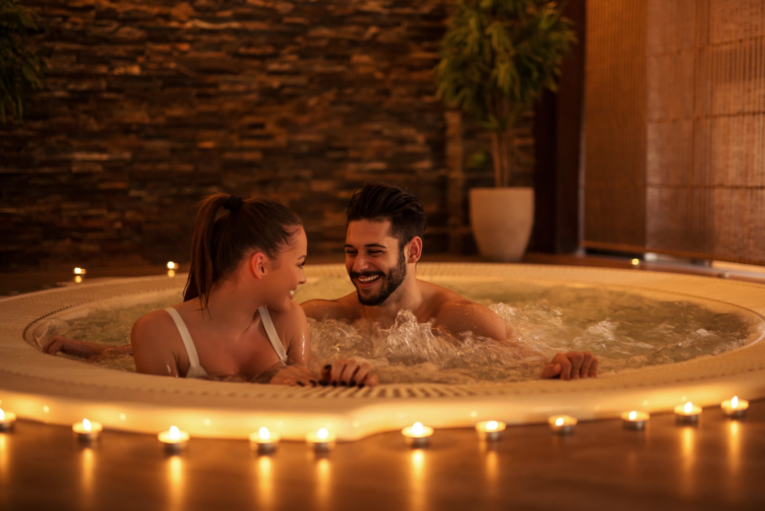 Kuschelwochenende Mit Whirlpool Im Zimmer | Hotelspecials in Romantisches Wochenende Zu Zweit