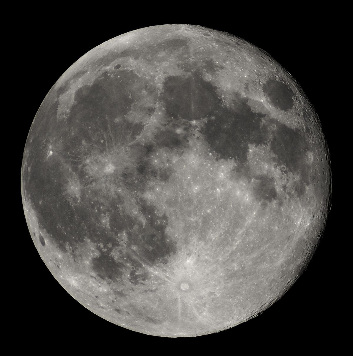 Mond – Wikipedia bei Der Mond In Der Ferne Und Alle Die Sterne