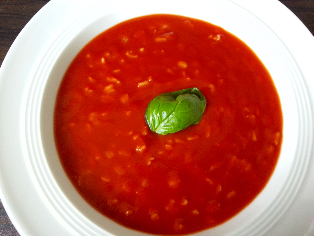Schnelle Tomatensuppe Mit Reis – Leicht-Essen.de mit Tomatensuppe Aus Passierten Tomaten