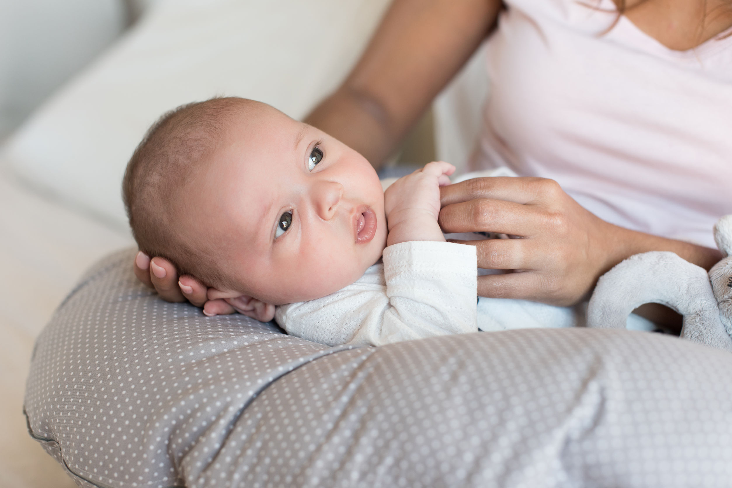 Seitenschläferkissen Baby: Test &amp; Empfehlungen (06/20) über Baby Atmet Nach Geburt Nicht Selbstständig