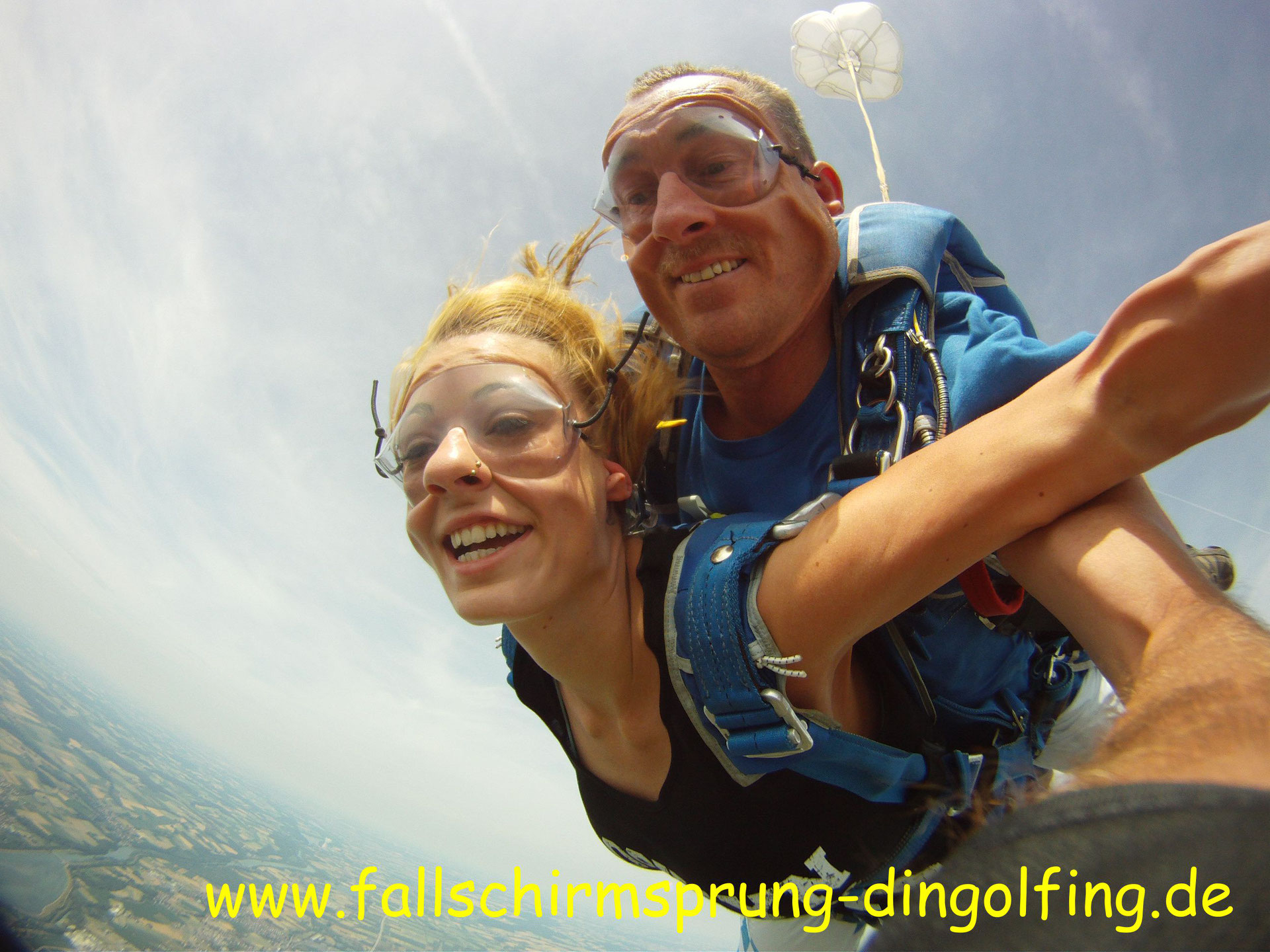 Tandemsprung München - Fallschirmspringen Dingolfing mit Fallschirm Tandemsprung München
