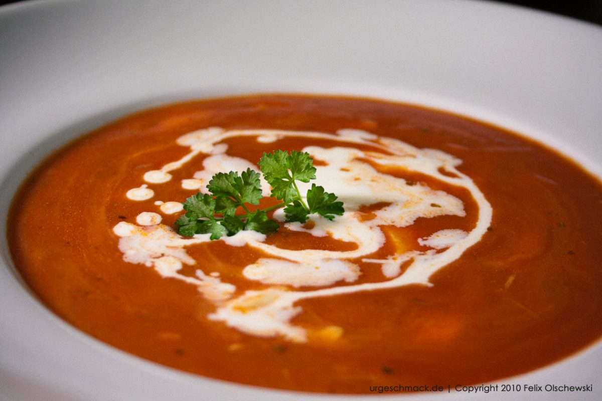 Tomaten-Mozzarella-Suppe – Urgeschmack ganzes Tomatensuppe Aus Passierten Tomaten