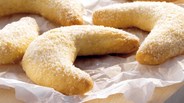 Vanillekipferl Klassisch verwandt mit Weihnachtsplätzchen Vanillekipferl Rezept