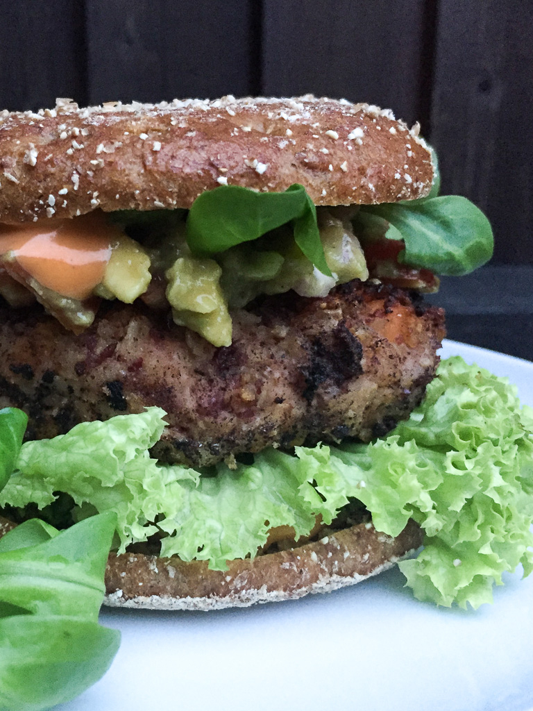 Veganer Burger Aus Kidney Bohnen Und Haferflocken innen Vegetarische Burger Kidneybohnen Haferflocken