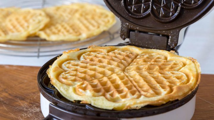 Waffeleisen: Leckere Belgische Waffeln Oder Herzwaffeln mit Waffelrezept Einfach Für Waffeleisen