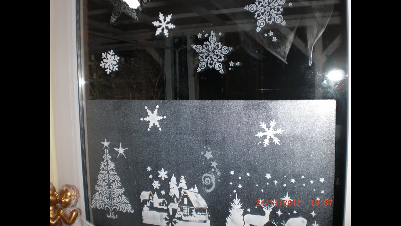Weihnachten - Fenstergestaltung Mit Window Creme über Fenster Schnee Schablonen