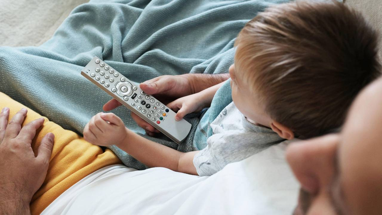 Who-Bericht: So Viel Dürfen Kinder Fernsehen! | Brigitte.de über Wie Viel Fernsehen Darf Ein Kind Tabelle