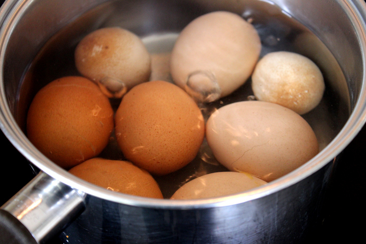 Eier Kochen Zum Färben » So Machen Sie'S Richtig mit Wie Lange Muss Man Ein Ei Hart Kochen