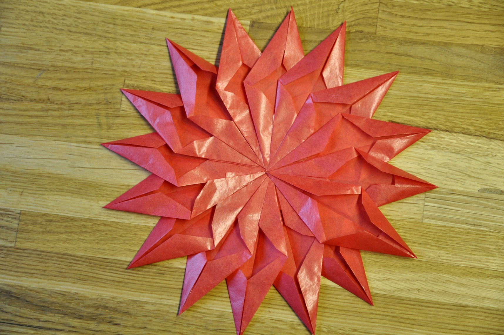 Weihnachtssterne Schnell Und Einfach Basteln in Weihnachtssterne Aus Papier Basteln Anleitung