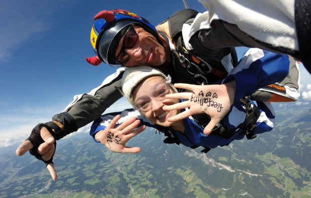Fallschirm Tandemsprung In St. Johann Tirol | Mydays für Tandemsprung München