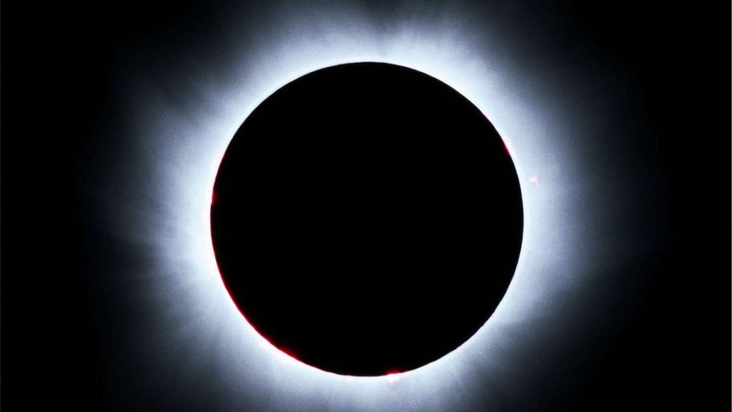 Im Schatten Des Mondes - Totale Sonnenfinsternis In Den über Sonnenfinsternis