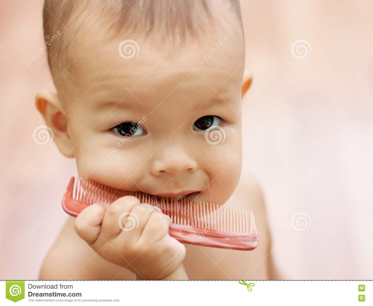 Ein Kleines Kind Stockfoto. Bild Von Mädchen verwandt mit Ein Kind Bild