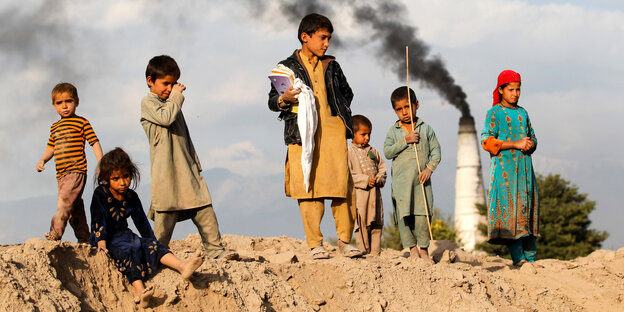 Frieden In Afghanistan Nicht In Sicht: Eskalation Des mit Weinende Kinder Bilder Fluch