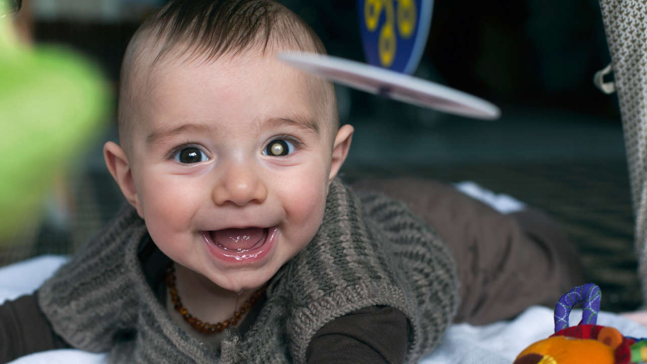 Hat Ihr Kind Augenkrebs? Ein Blitzlicht-Foto Kann Leben bei Von Kindern Gemalte Bilder