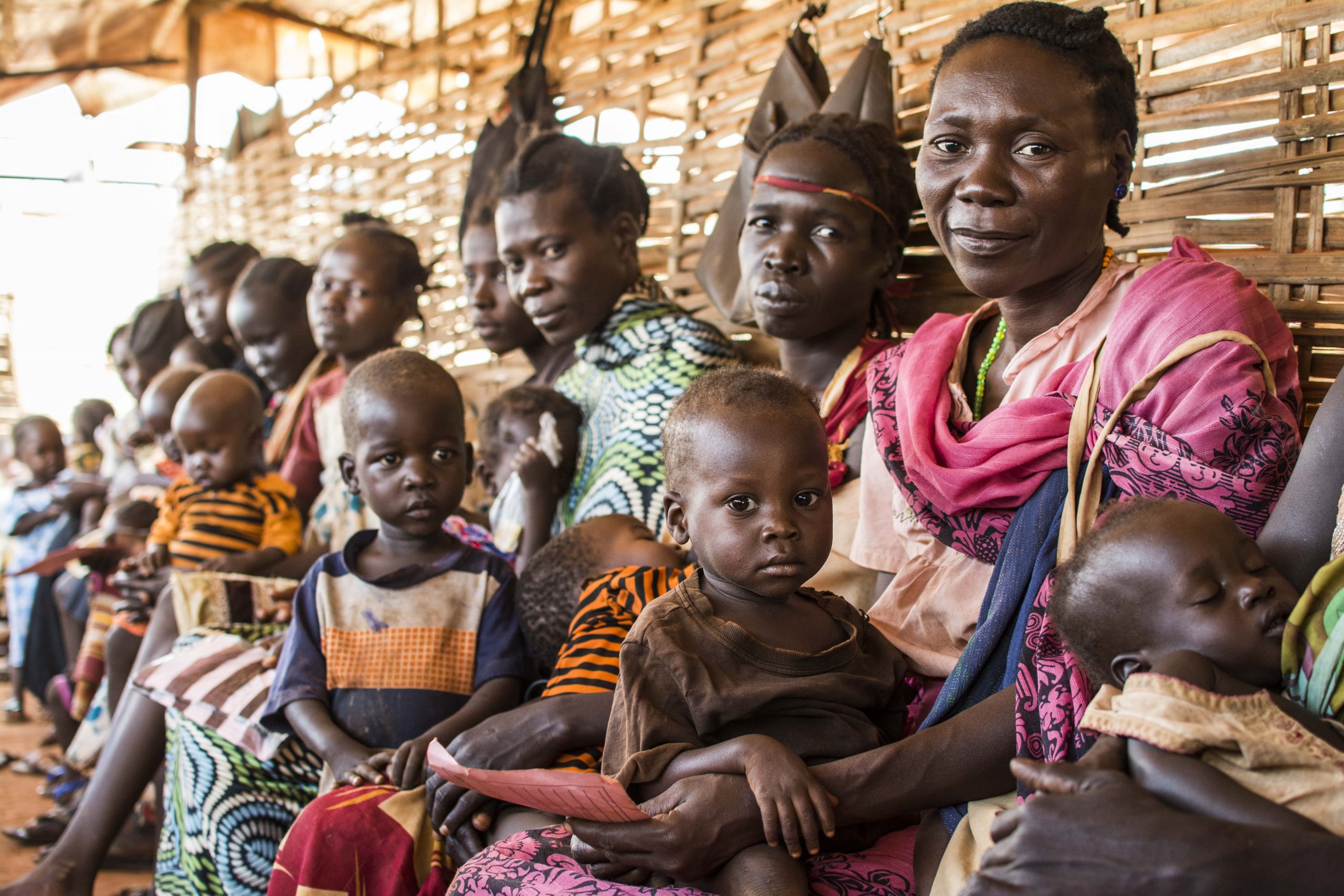 Hilfe Für Menschen In Afrika. Aktion Deutschland Hilft verwandt mit Foto Von Kindern