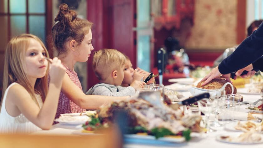 Kinder Am Tisch: So Viel Alkohol Bleibt Im Essen innen Bilder Kinder Essen