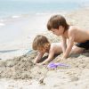Kinder, Die Auf Strand Spielen Stockfoto - Bild Von mit Kinder Bilder Strand