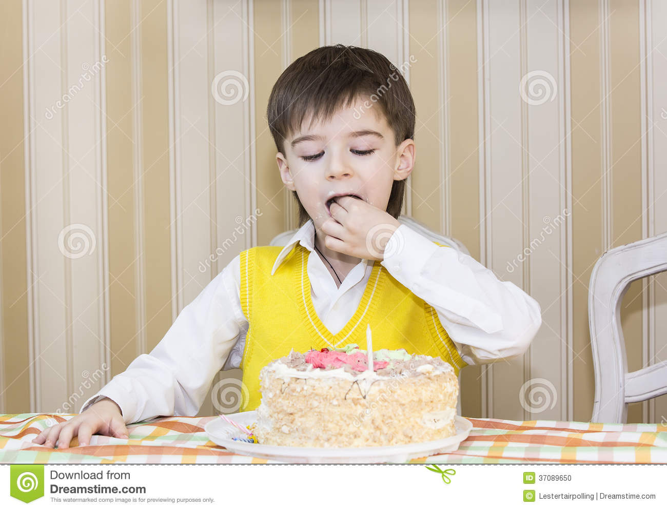 Kinder Essen Kuchen Stockfoto. Bild Von Essen, Kinder bei Kinder Bilder Essen