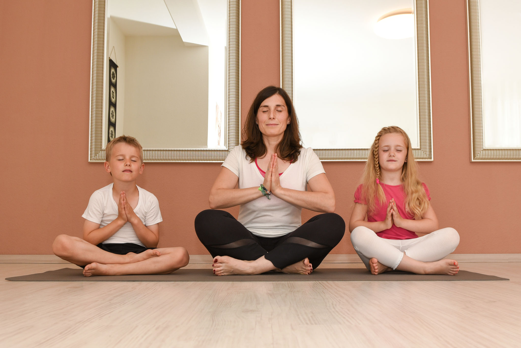Kinderyoga - Geburtstage - Yoga Und Yogaartikel Eppstein über Kinder Yoga Bilder