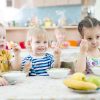 Lustige Kinder Essen Im Kindergarten — Stockfoto © Andrey ganzes 3 Kinder Lustige Bilder