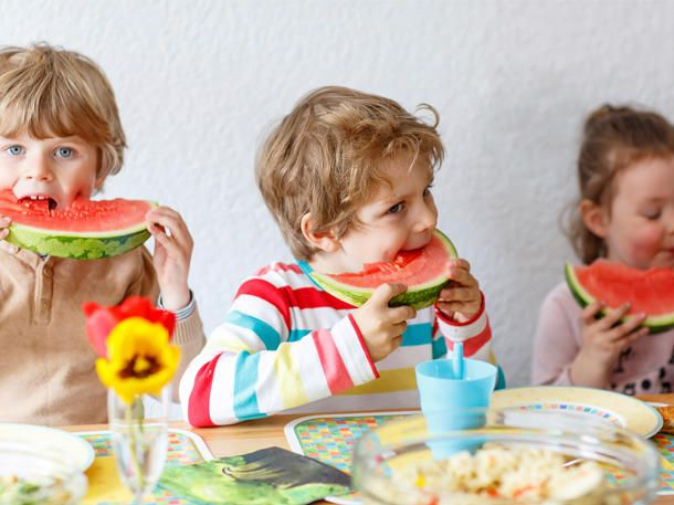 Pin On Mütter &amp; Kinder innen Bilder Kinder Essen