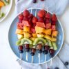 Regenbogen-Obstspieße - Trytrytry | Obstspieße mit Obst Bilder Kinder