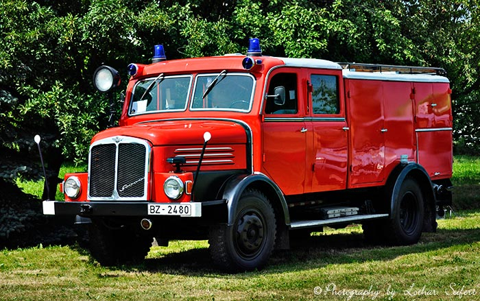 S4000-Feuerwehr, Ein Historisches Feuerwehrauto Wurde Neu mit S Bilder