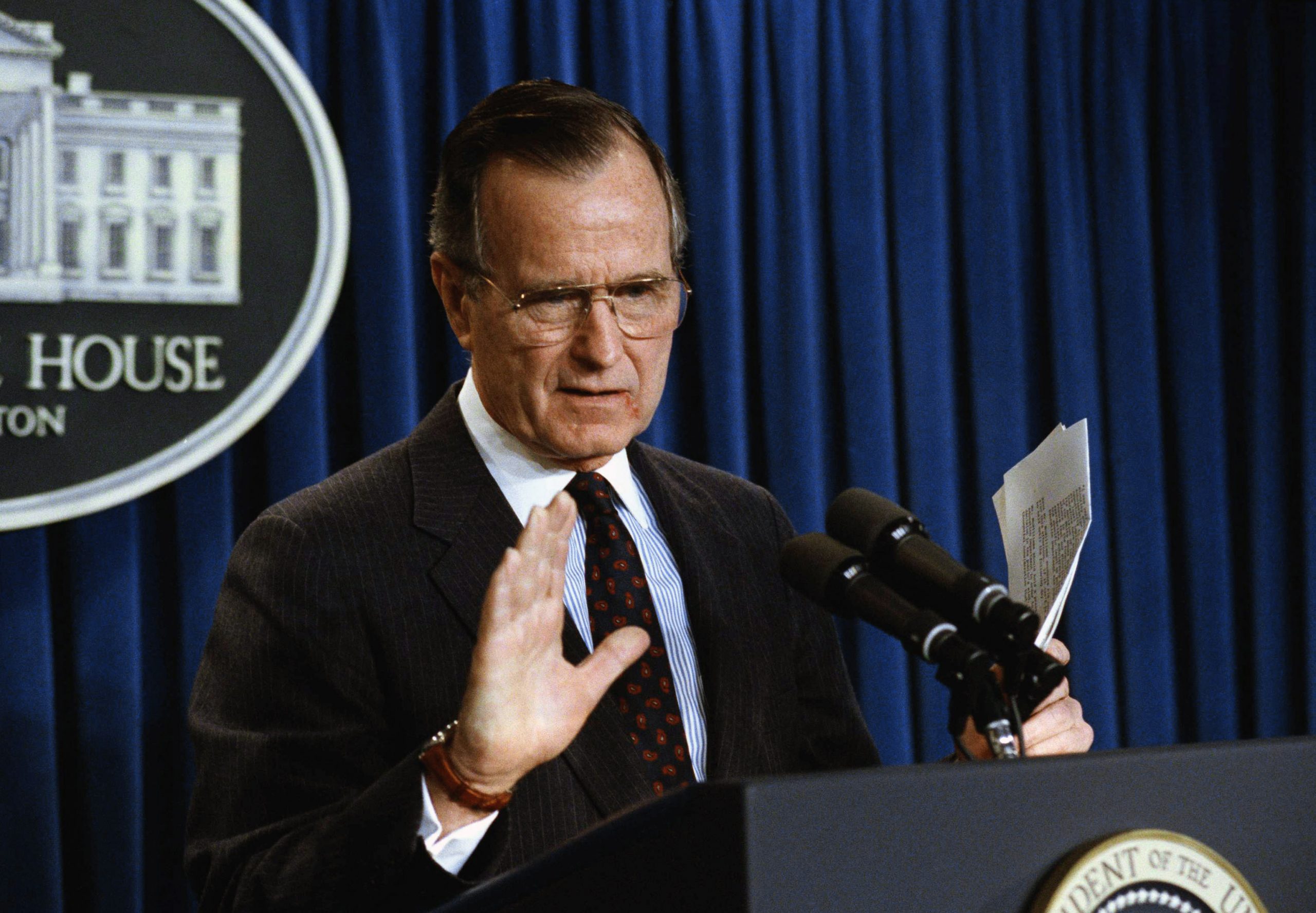 The Quest To Understand George H.w. Bush | Newscut in W Bilder