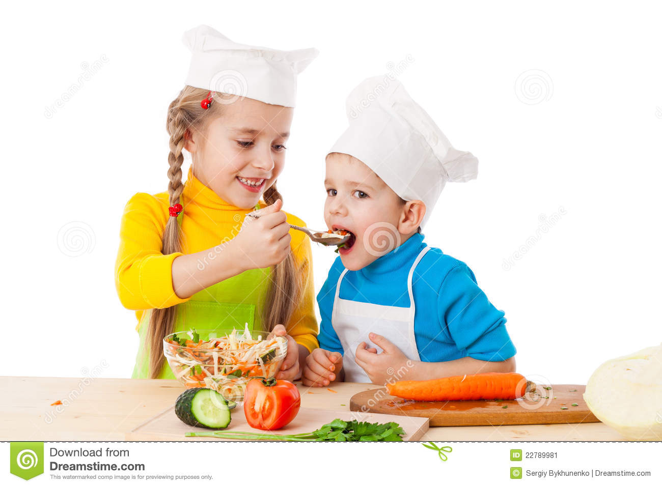 Zwei Kinder, Die Salat Essen Stockbild - Bild Von Kind mit Kinder Bilder Essen