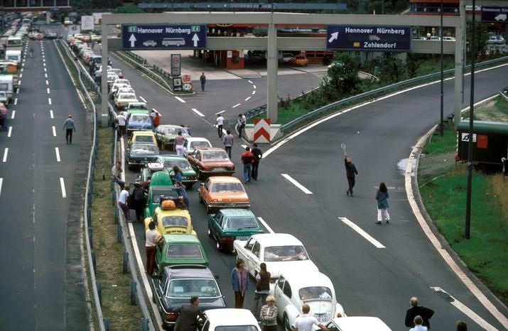 2144 1981, Grenzübergang Dreilinden In Berlin-Wannsee. Autobahnen In in Kinder Bilder Entlang Der Autobahn