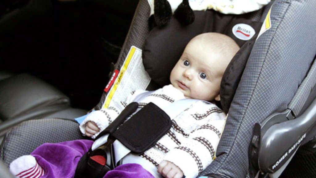 Adac Testet Kindersitzsysteme Auf Dem Beifahrersitz | Auto innen Kinder Bilder Entgegen Der Fahrtrichtung